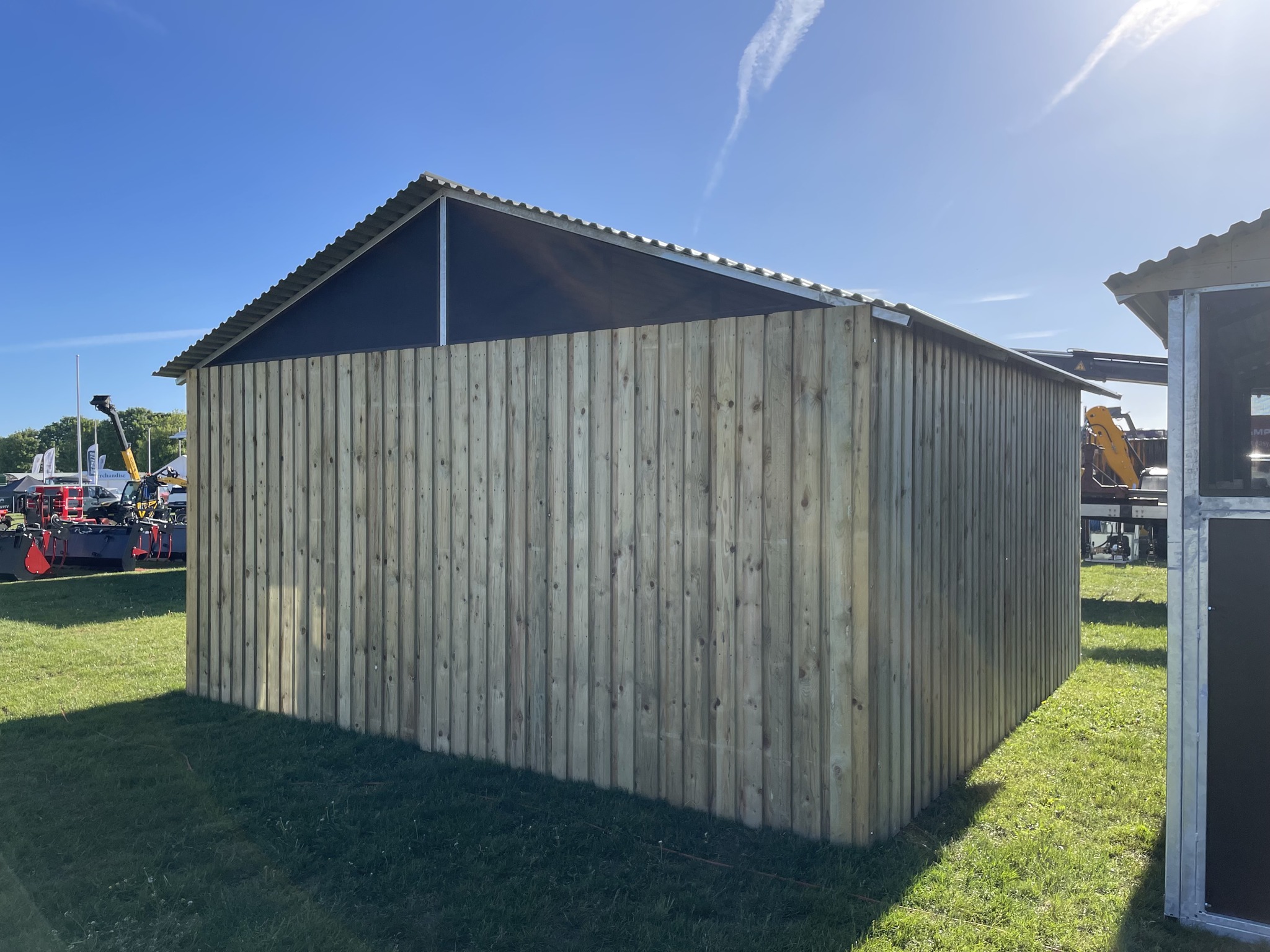 Countryhus med træ - Billede 3